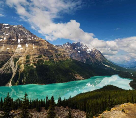 Одне з найкрасивіших у світі: про озеро Пейто